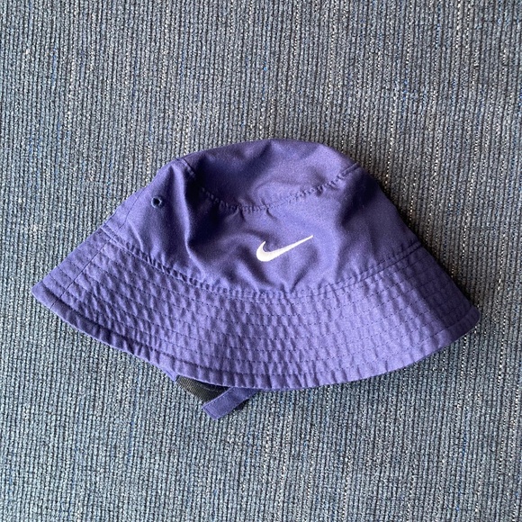 Baby Nike sunhat - Picture 1 of 2
